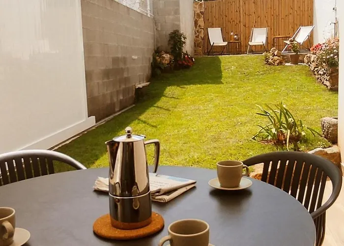 Casita Con Jardin En Sada *